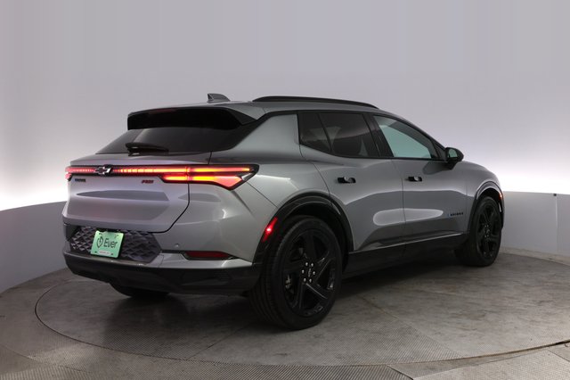 2024 Chevrolet Equinox EV — photo 2 of 20
