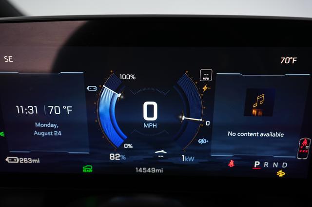 2024 Chevrolet Equinox EV — photo 5 of 20