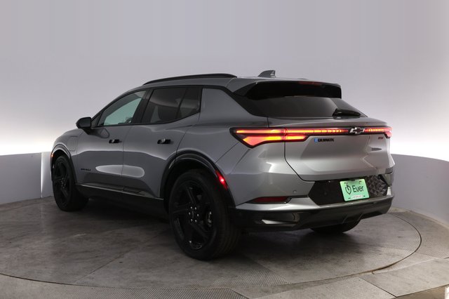 2024 Chevrolet Equinox EV — photo 13 of 20