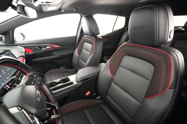 2024 Chevrolet Equinox EV — photo 3 of 20