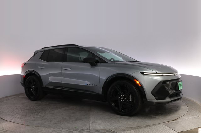 2024 Chevrolet Equinox EV — photo 11 of 20