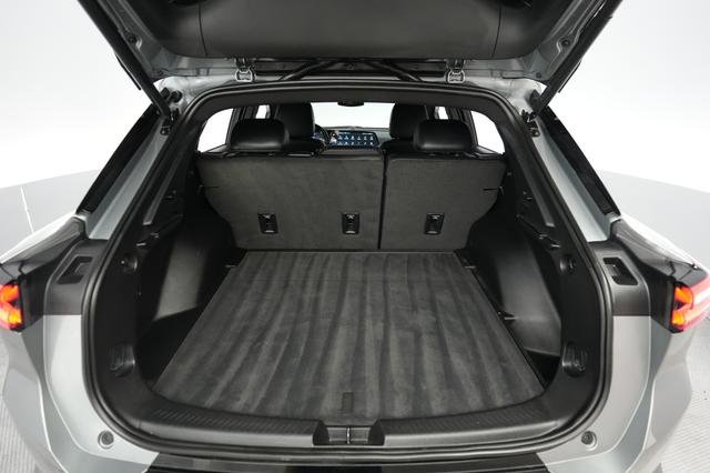 2024 Chevrolet Equinox EV — photo 6 of 20