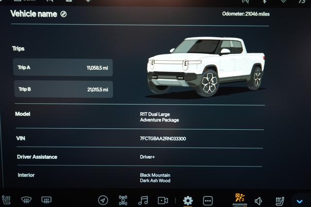 2024 Rivian R1T — photo 5 of 22