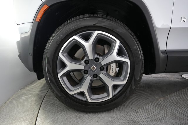 2024 Rivian R1T — photo 15 of 22