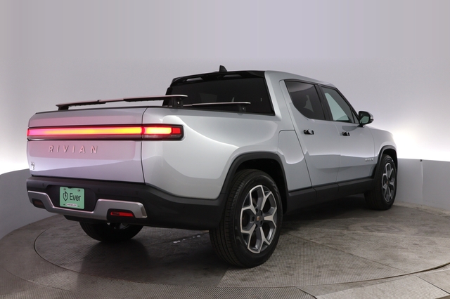 2024 Rivian R1T