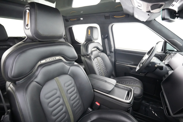2024 Rivian R1T