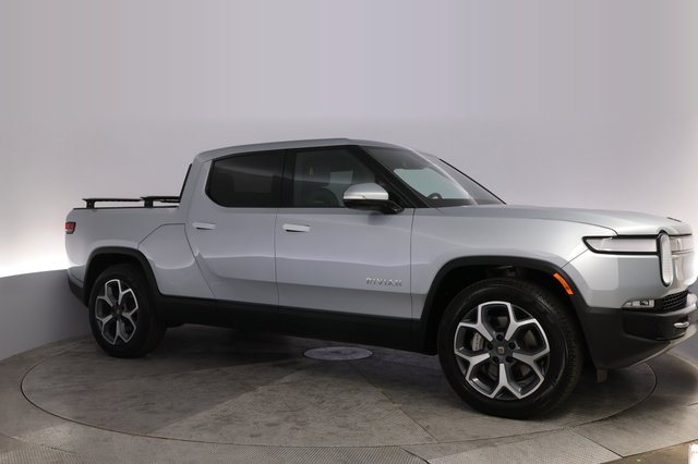 2024 Rivian R1T — photo 11 of 22