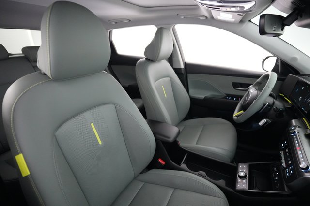 2024 Hyundai Kona Electric — photo 18 of 22