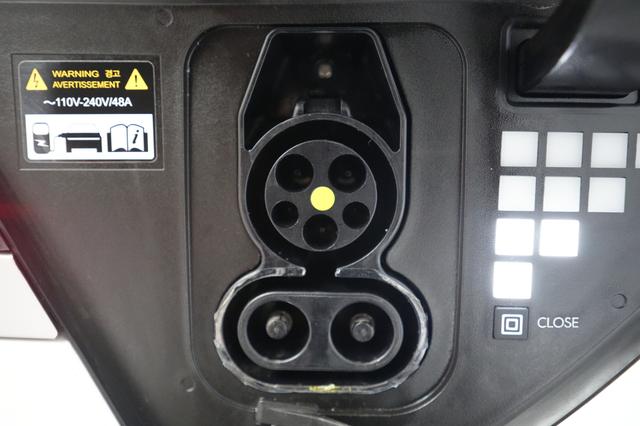 2024 Hyundai IONIQ 5 — photo 8 of 22