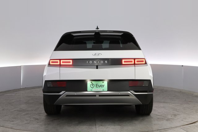 2024 Hyundai IONIQ 5 — photo 12 of 22