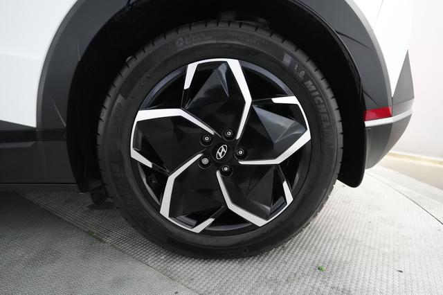 2024 Hyundai IONIQ 5 — photo 7 of 24