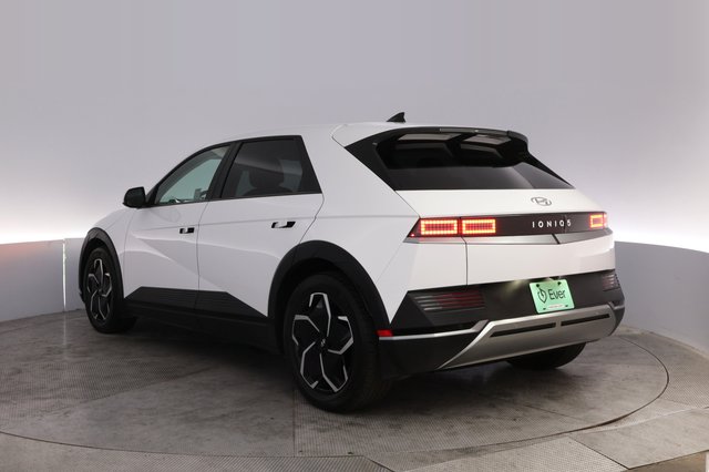 2024 Hyundai IONIQ 5 — photo 13 of 24