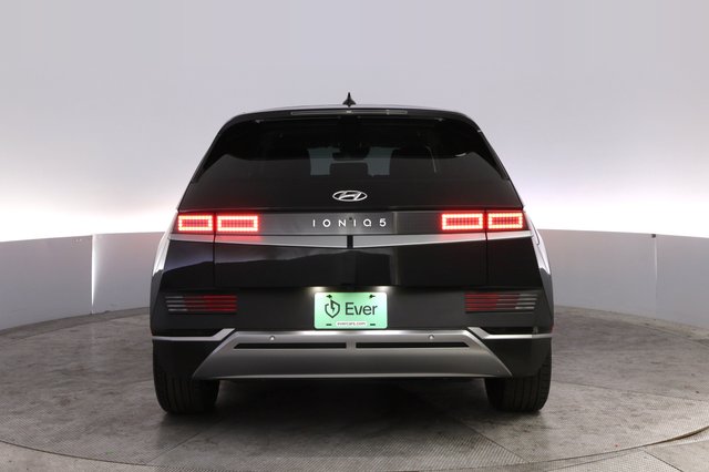 2024 Hyundai IONIQ 5 — photo 12 of 24