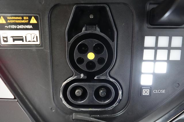 2024 Hyundai IONIQ 5 — photo 8 of 24
