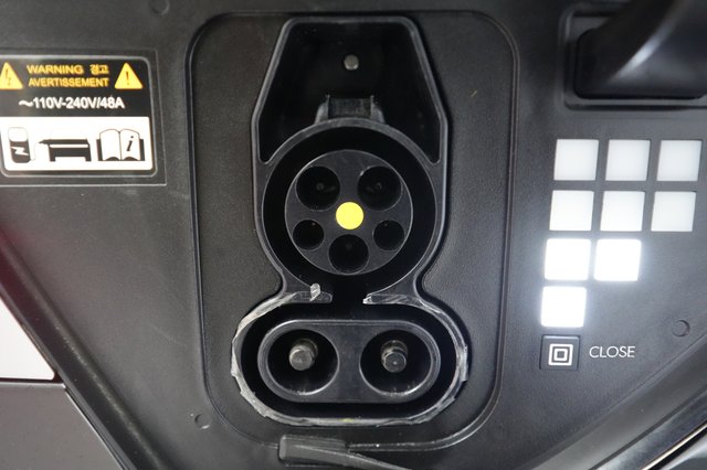 2024 Hyundai IONIQ 5 — photo 8 of 24