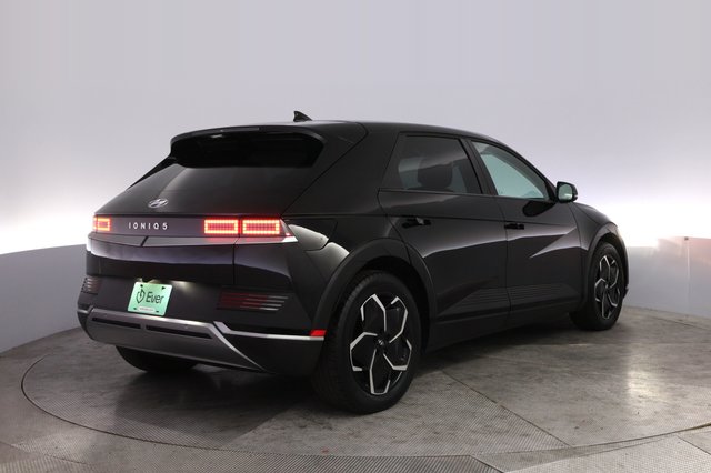 2024 Hyundai IONIQ 5 — photo 2 of 24