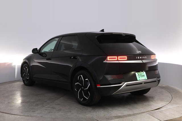 2024 Hyundai IONIQ 5 — photo 13 of 24