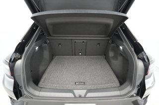 2023 Volkswagen ID.4 — photo 6 of 18