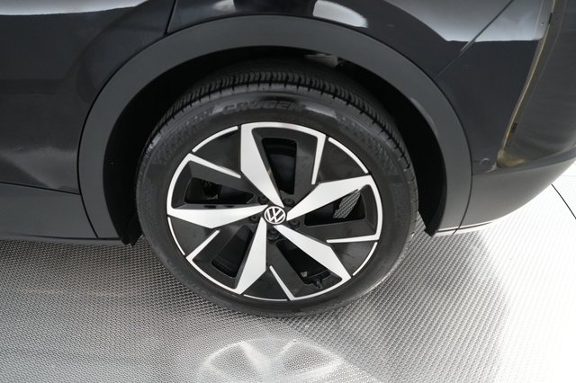2023 Volkswagen ID.4 — photo 15 of 18