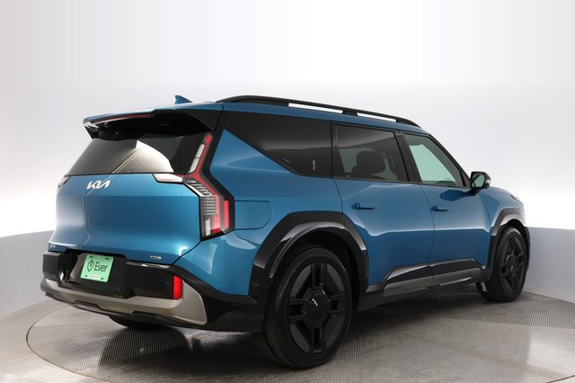 2024 Kia EV9 — photo 2 of 23
