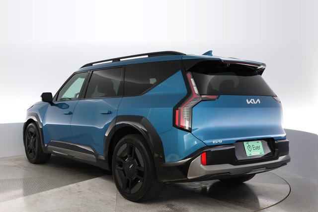 2024 Kia EV9 — photo 13 of 23