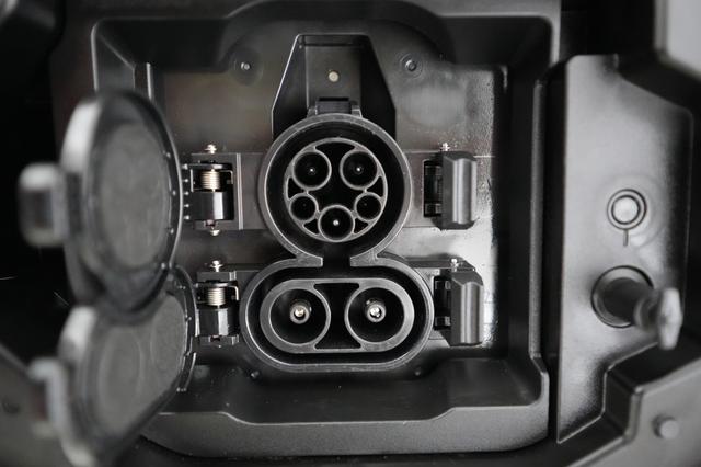 2023 Subaru Solterra — photo 8 of 23