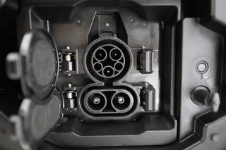2023 Subaru Solterra — photo 8 of 23