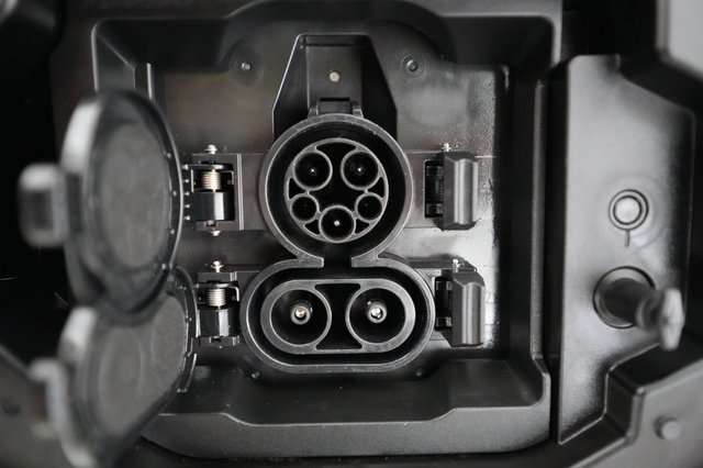 2023 Subaru Solterra — photo 8 of 23