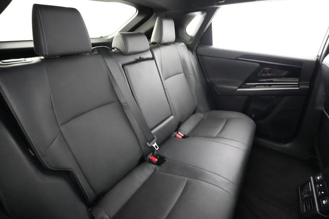 2023 Subaru Solterra — photo 4 of 23