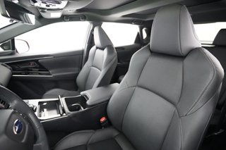 2023 Subaru Solterra — photo 3 of 23