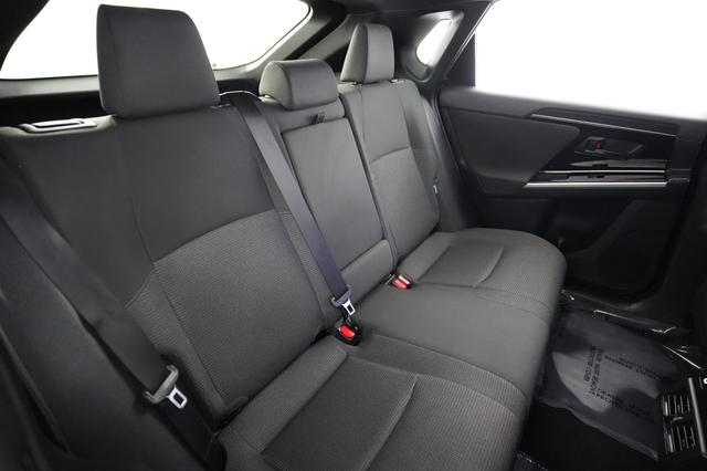 2023 Subaru Solterra — photo 4 of 21