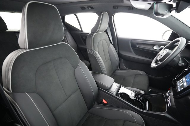 2023 Volvo XC40 Recharge — photo 18 of 24