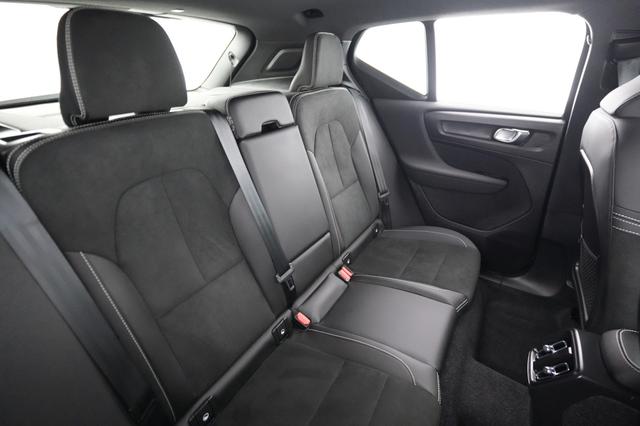 2023 Volvo XC40 Recharge — photo 4 of 24