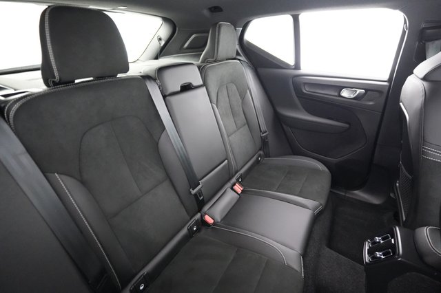 2023 Volvo XC40 Recharge — photo 4 of 24