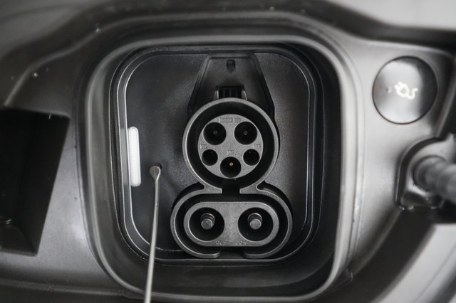 2023 Volvo XC40 Recharge — photo 8 of 24