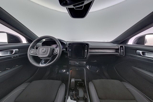 2023 Volvo XC40 Recharge — photo 21 of 24