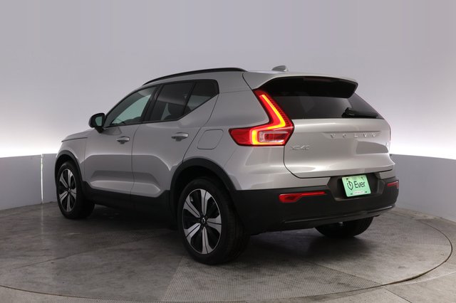 2023 Volvo XC40 Recharge — photo 13 of 24