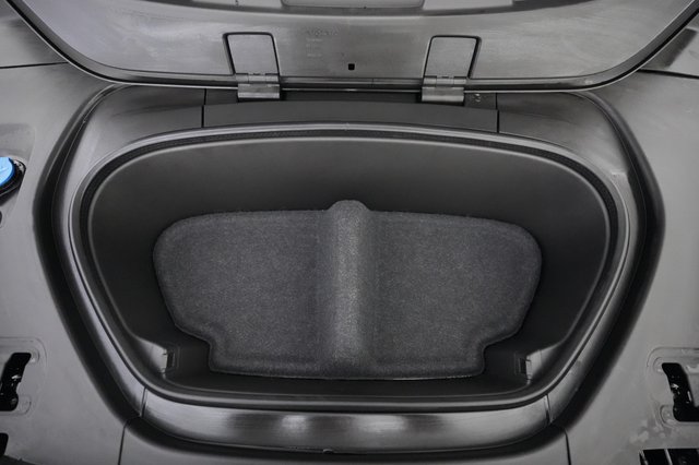 2023 Volvo XC40 Recharge — photo 23 of 24