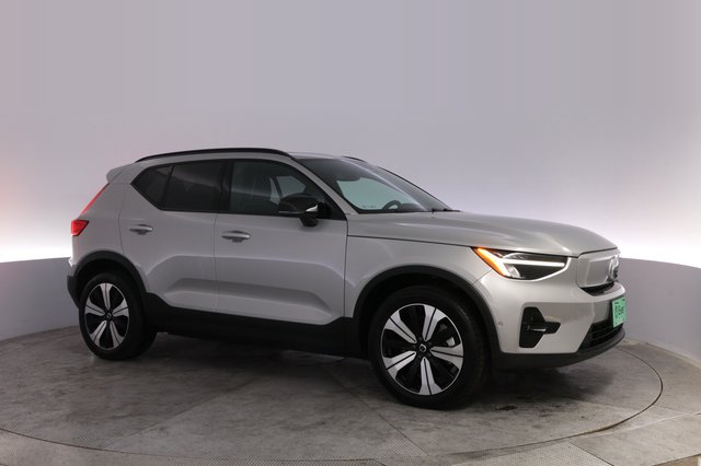 2023 Volvo XC40 Recharge — photo 11 of 24