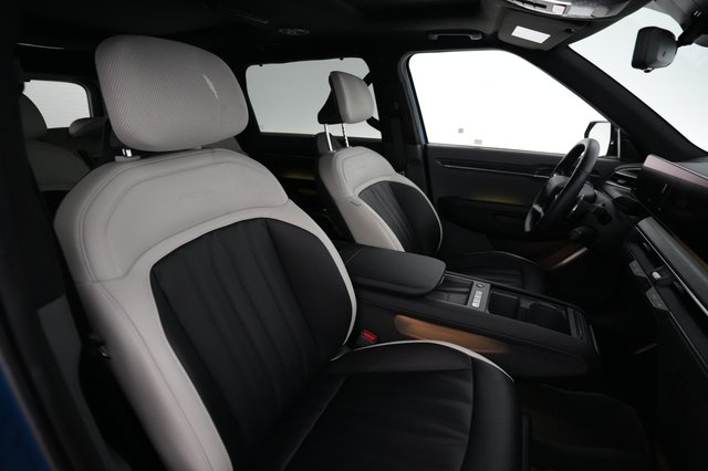 2024 Kia EV9 — photo 16 of 19