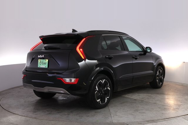 2024 Kia Niro EV — photo 2 of 24