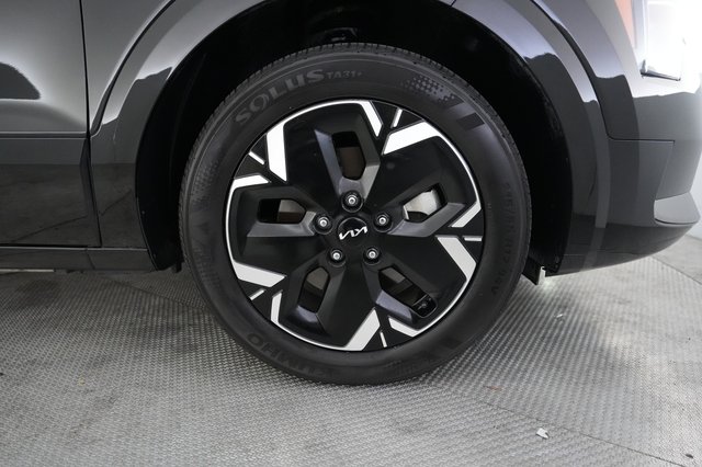2024 Kia Niro EV — photo 16 of 24