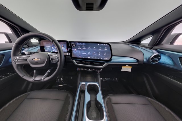 2024 Chevrolet Equinox EV — photo 20 of 22