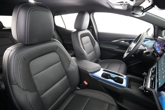 2024 Chevrolet Equinox EV — photo 18 of 22