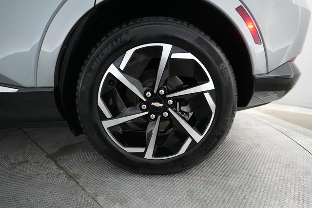 2024 Chevrolet Equinox EV — photo 7 of 22