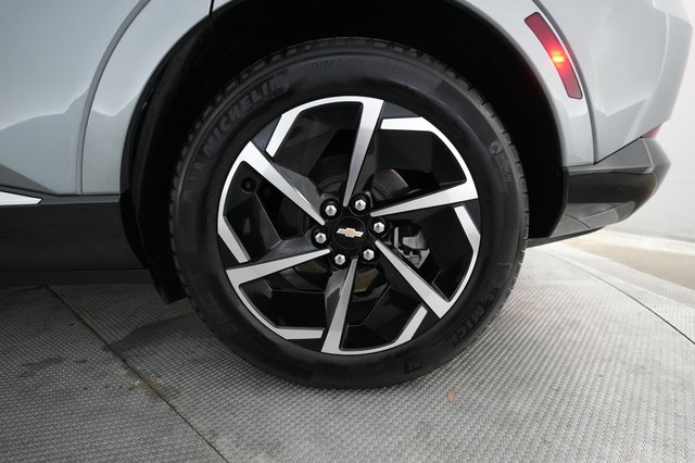 2024 Chevrolet Equinox EV — photo 7 of 22