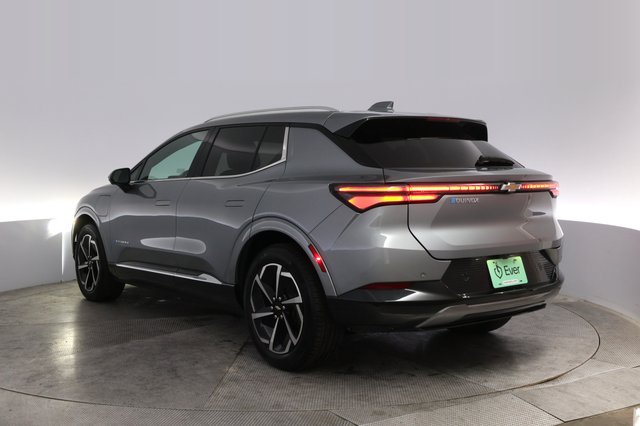 2024 Chevrolet Equinox EV — photo 13 of 22