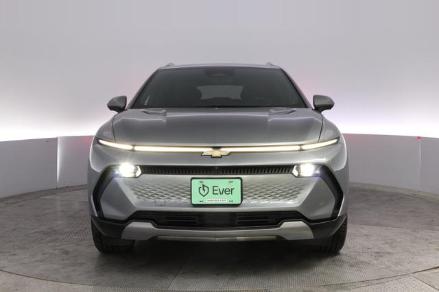 2024 Chevrolet Equinox EV — photo 9 of 22