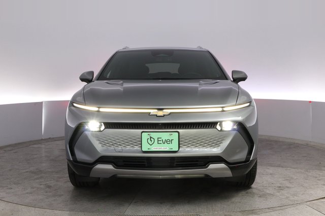 2024 Chevrolet Equinox EV — photo 9 of 22