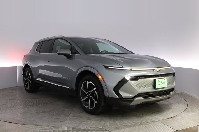 2024 Chevrolet Equinox EV — photo 10 of 22